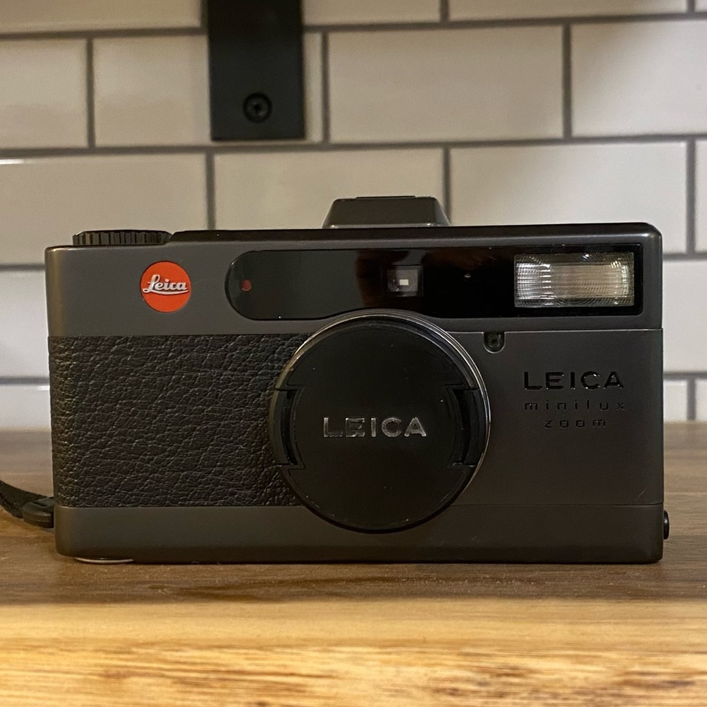 Leica minilux zoom film camera